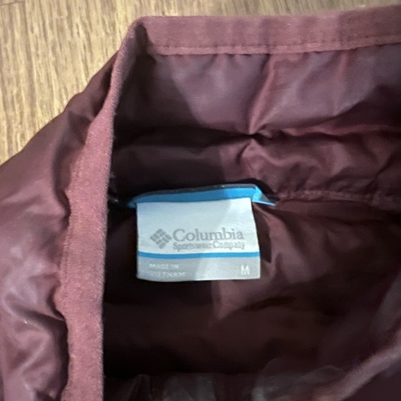 Columbia Puffer Jacket - Picture 2 of 4